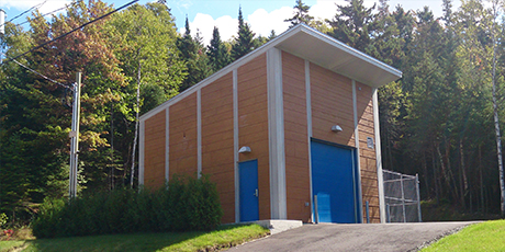 Usine de filtration d'eau potable et bâtiments connexes